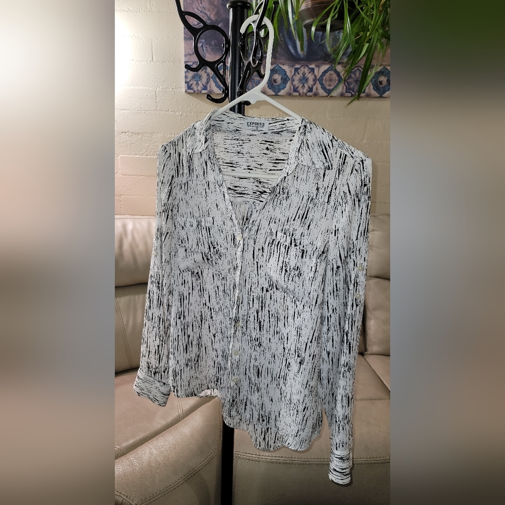 "Express" Portofino shirt, size S, black and white long sleeve button up